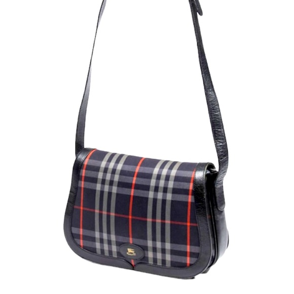 Burberry 3pcs Bundle - Burberry Crossbody/Burberry Sunglasses/Burberry Scarf - Picture 5 of 9